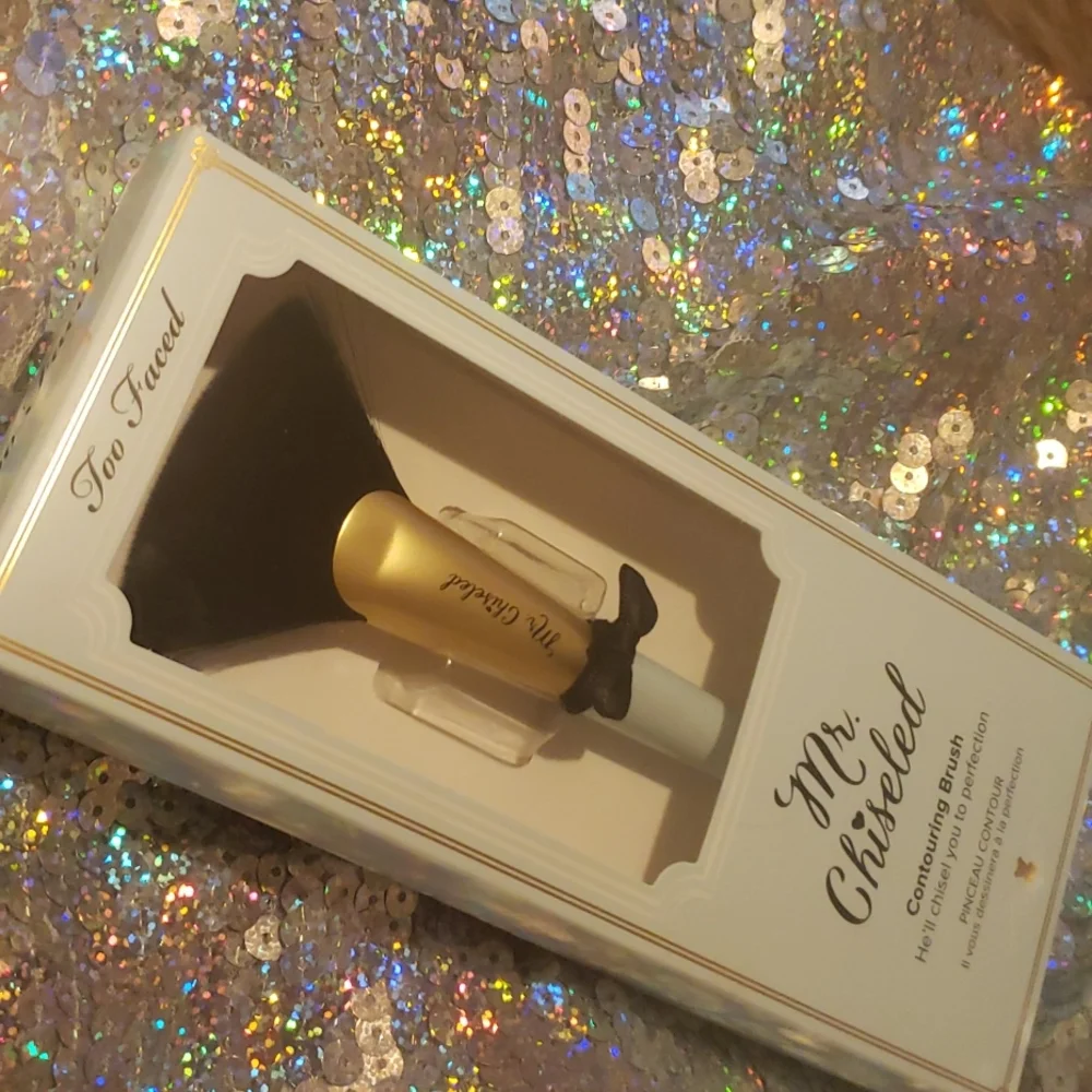 ❇️🧚‍♀️Too Faced DISCONTINUED Mr Chiseled Contouring Brush NWT